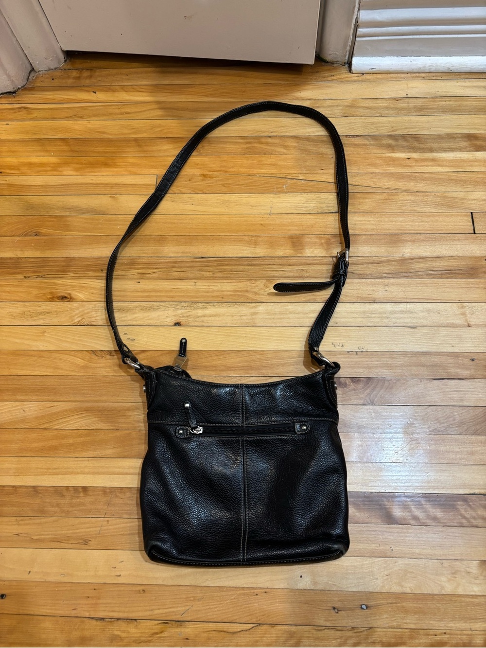Classic Black Leather Tignanello Crossbody Bag - Versatile Everyday Style